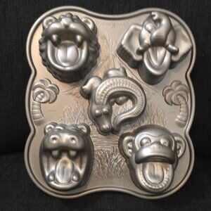 Nordic Ware Hungry Animals Cake and Ice Cream Pan